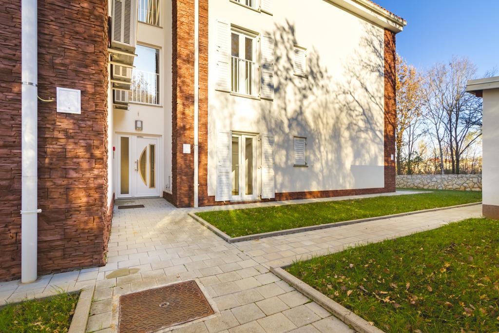 Villa Apartments Futura Vantacici Extérieur photo