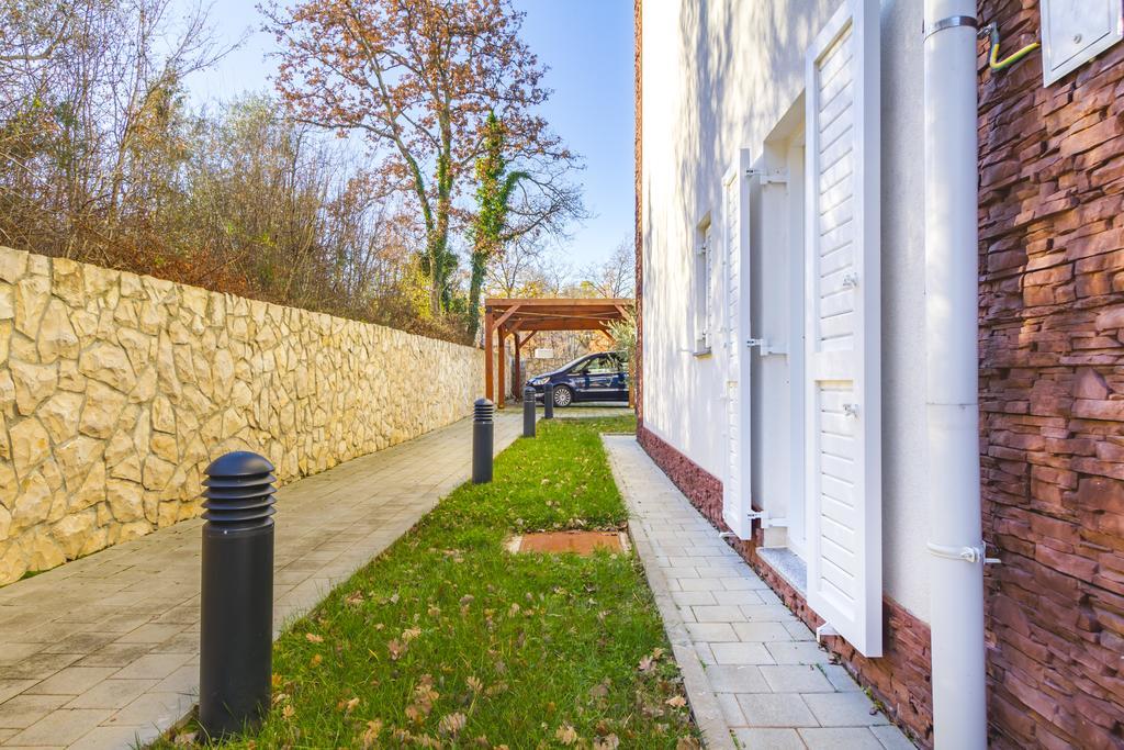 Villa Apartments Futura Vantacici Extérieur photo