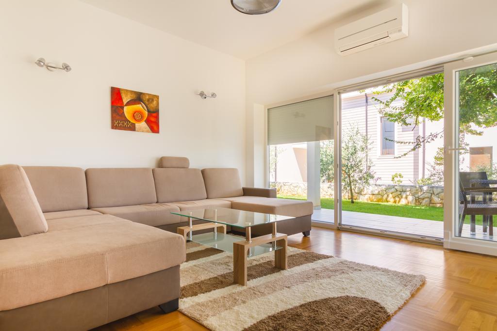 Villa Apartments Futura Vantacici Extérieur photo